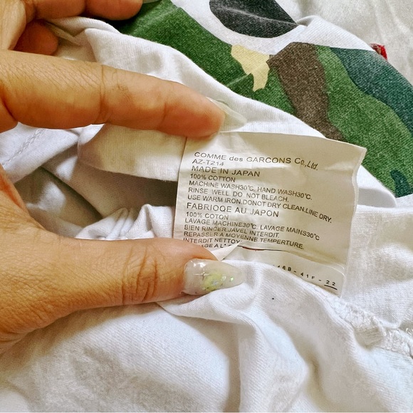 COMMES DES GARÇONS PLAY | LUXURY WHITE CAMOUFLAGE HEART T-SHIRT - Picture 6 of 7